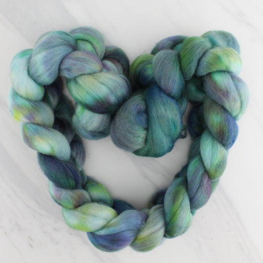 EOWYN MEETS WITH ARAGORN Hand-Dyed Extra-Fine 18.5 Micron Merino Top