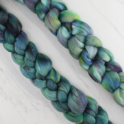 EOWYN MEETS WITH ARAGORN Hand-Dyed Extra-Fine 18.5 Micron Merino Top