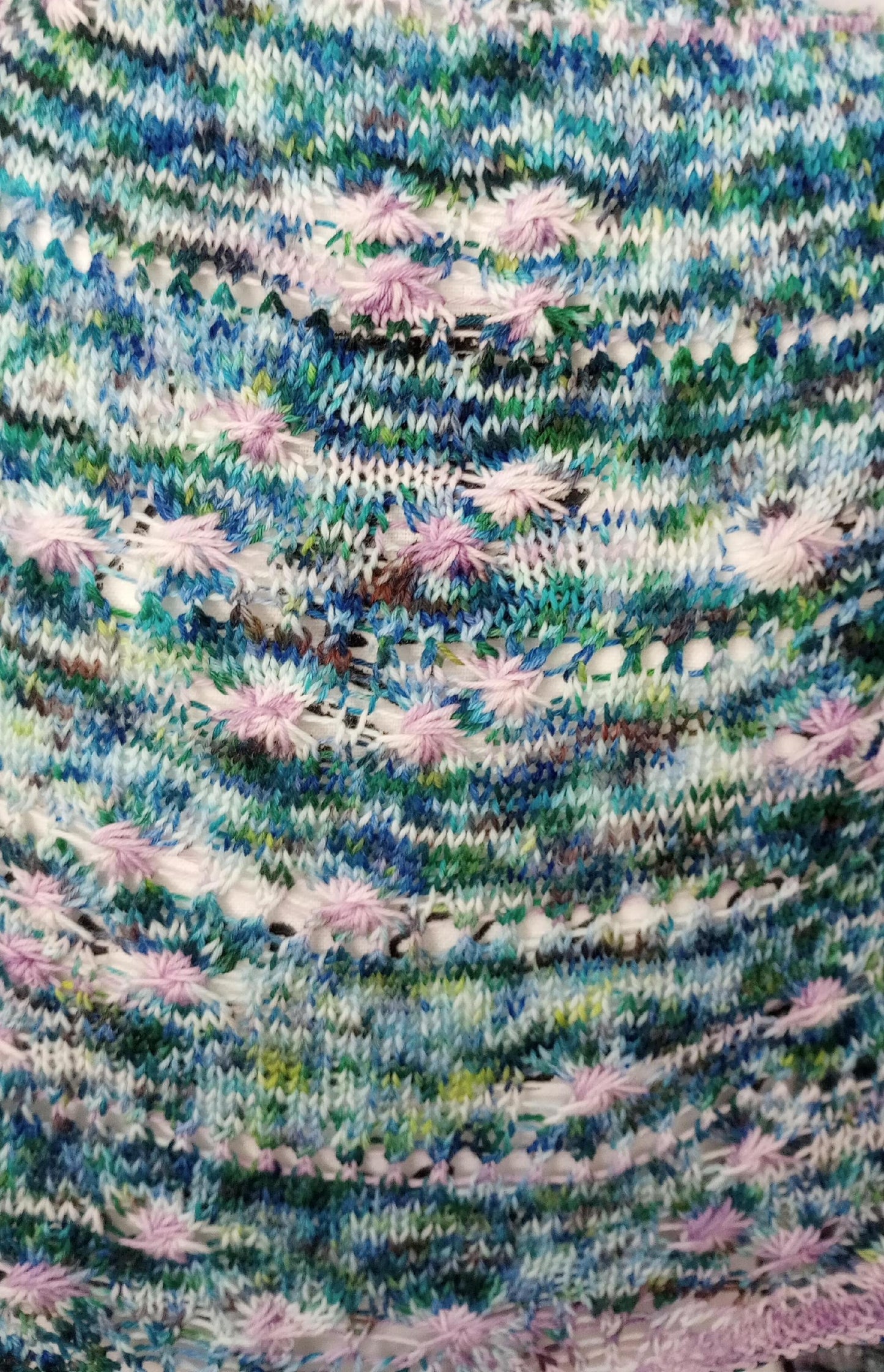 FIELD OF FLOWERS CRESCENT SHAWL - Knitting Pattern