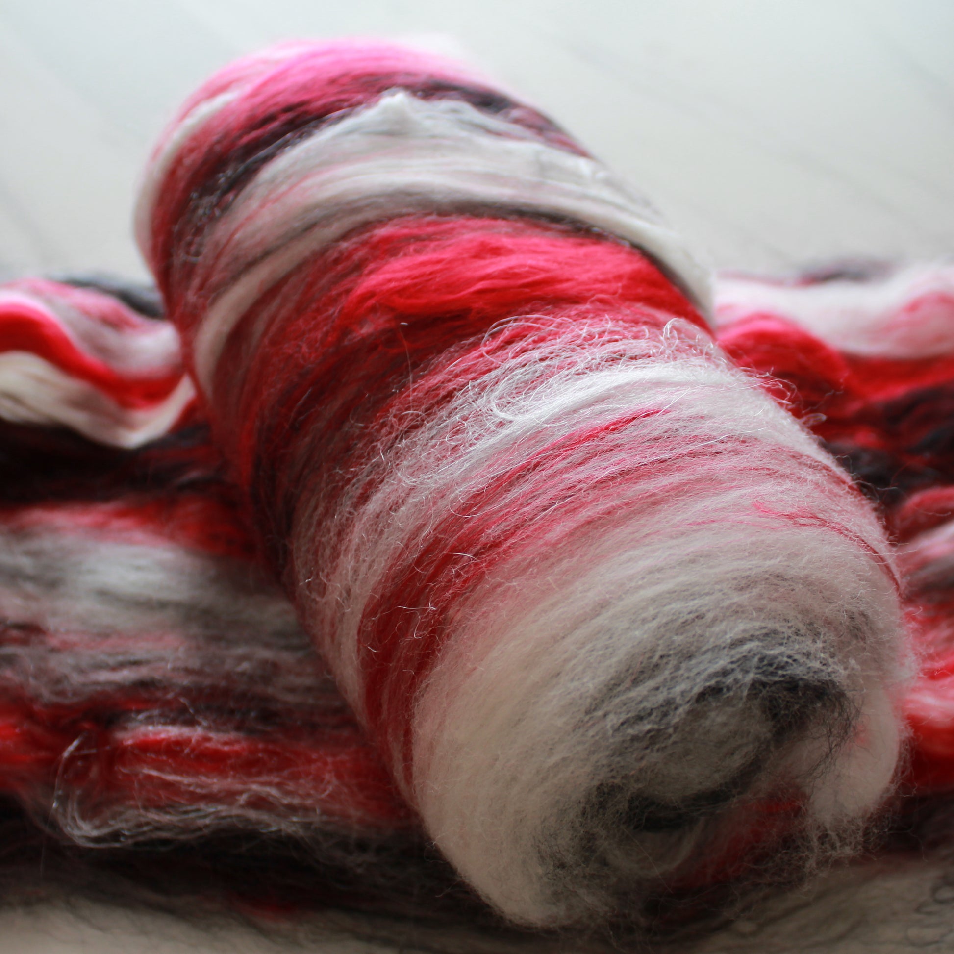 MURDER MYSTERY Art Batt to Spin - Purple Lamb