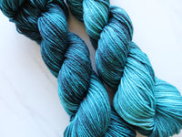 ANNUNCIATION BLUE Hand-Dyed Yarn on Wonderful Worsted - Purple Lamb