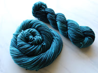 ANNUNCIATION BLUE Hand-Dyed Yarn on Wonderful Worsted - Purple Lamb