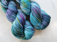 MONET'S CATHEDRAL Indie-Dyed Yarn on Cashmere Sock - Purple Lamb