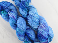 SAPPHIRE DREAMS on Wonderful Worsted - Purple Lamb