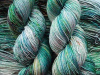 THE HANDS OF THE KING Indie-Dyed Yarn on Sparkly Merino Sock - Purple Lamb