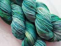 THE HANDS OF THE KING Indie-Dyed Yarn on Sparkly Merino Sock - Purple Lamb