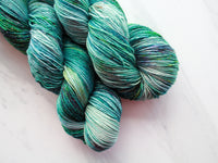THE HANDS OF THE KING Indie-Dyed Yarn on Sparkly Merino Sock - Purple Lamb