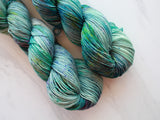 THE HANDS OF THE KING Hand-Dyed Yarn on Sock Perfection - Purple Lamb