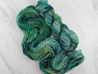 THE HANDS OF THE KING Hand-Dyed Yarn on Wonderful Worsted - Purple Lamb