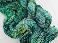 THE HANDS OF THE KING Hand-Dyed Yarn on Wonderful Worsted - Purple Lamb