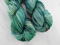 THE HANDS OF THE KING Hand-Dyed Yarn on Wonderful Worsted - Purple Lamb
