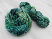 THE HANDS OF THE KING Hand-Dyed Yarn on Wonderful Worsted - Purple Lamb
