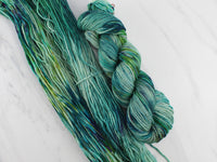 THE HANDS OF THE KING Hand-Dyed Yarn on Wonderful Worsted - Purple Lamb